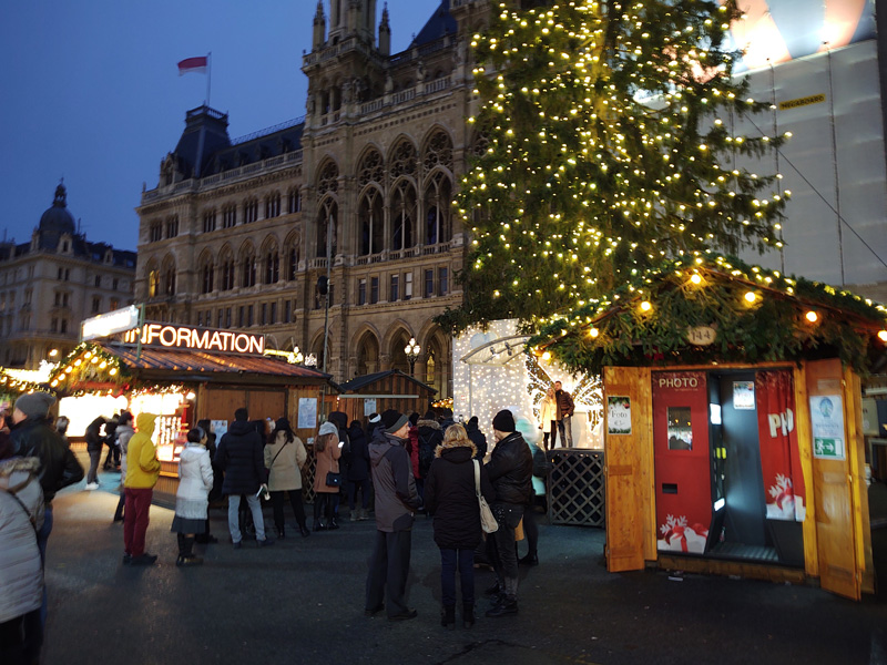 Smiletronic Fotokabine bei Weihnachtsmarkt am Rathausplatz